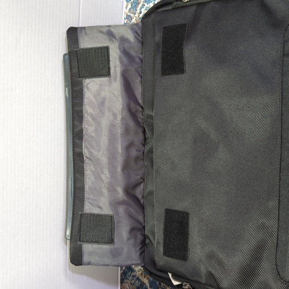 Solo New York Unstoppable Black Chrysler Briefcase - New - Picture 8 of 8